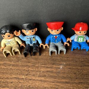 LEGO DUPLO LOT OF 4 MINIFIGURES